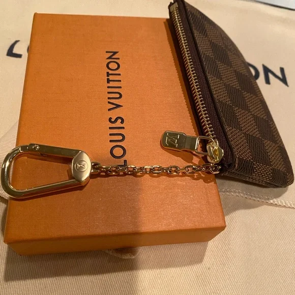 ❌SOLD ❌Louis Vuitton key pouch - Picture 3 of 8
